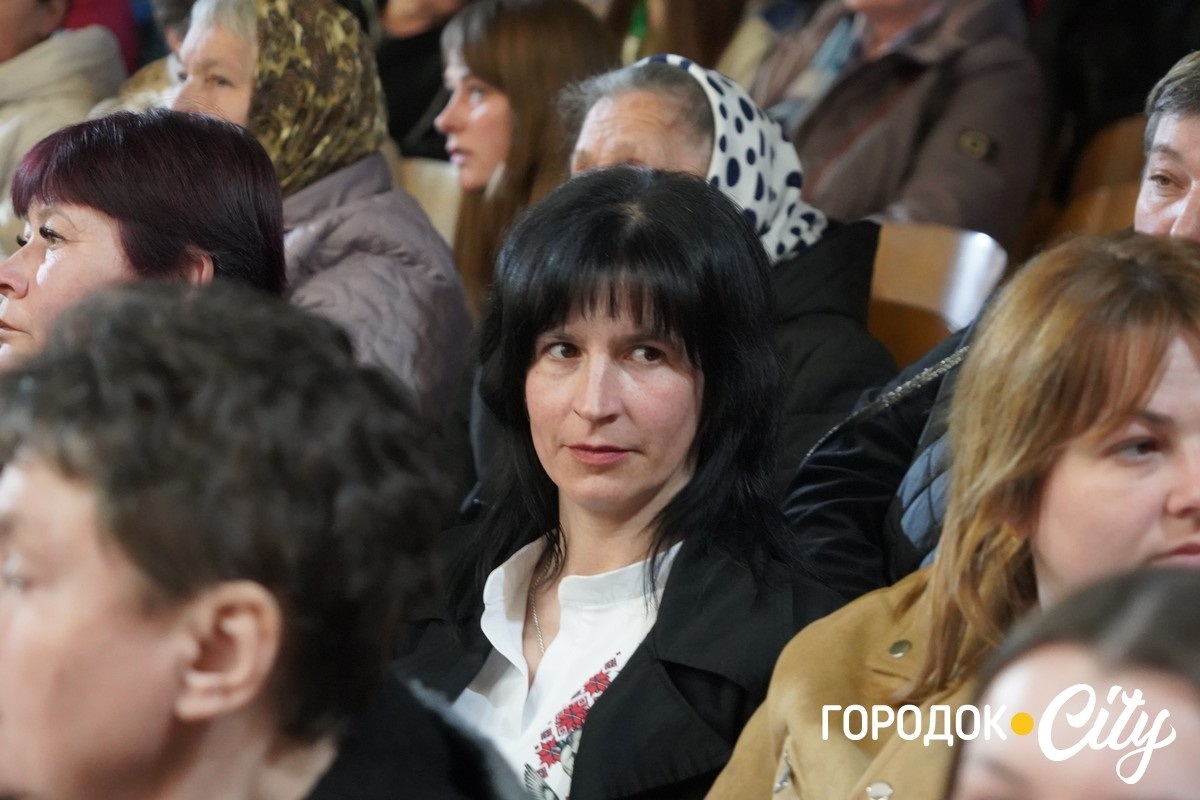 Із вдячністю за захист: у Сатанові 46 воїнам присвоїли звання почесних громадян громади (посмертно)