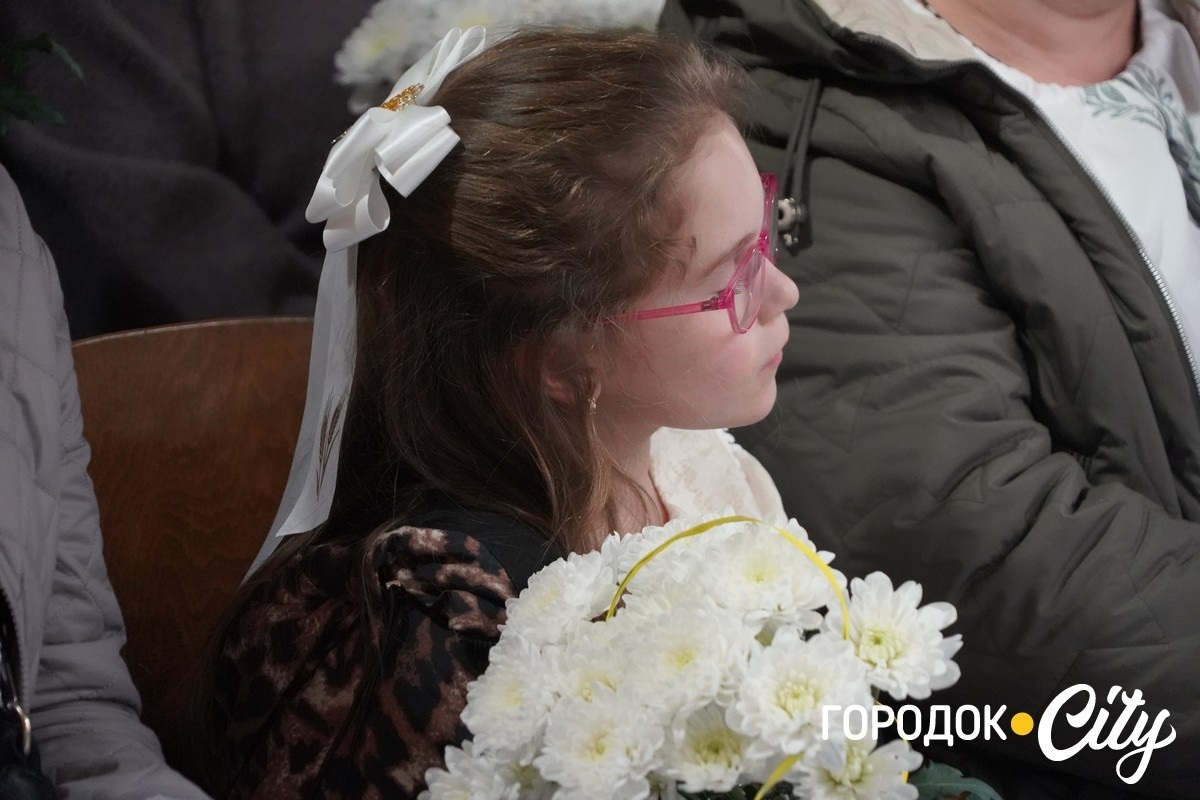 Із вдячністю за захист: у Сатанові 46 воїнам присвоїли звання почесних громадян громади (посмертно)