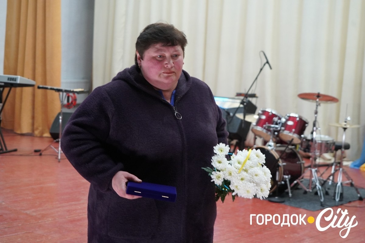 Із вдячністю за захист: у Сатанові 46 воїнам присвоїли звання почесних громадян громади (посмертно)