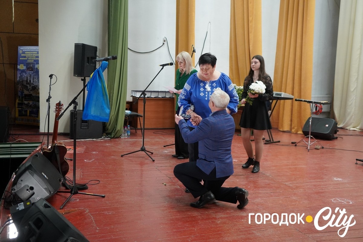 Із вдячністю за захист: у Сатанові 46 воїнам присвоїли звання почесних громадян громади (посмертно)