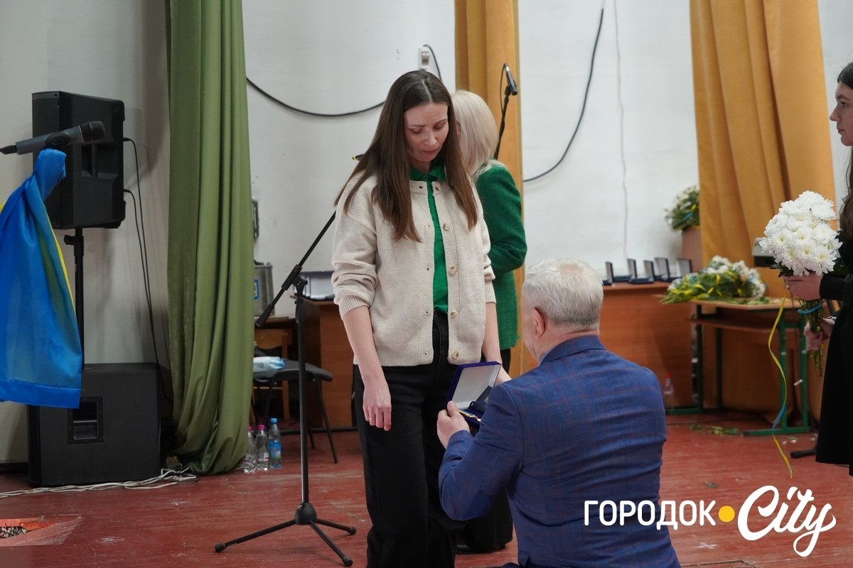 Із вдячністю за захист: у Сатанові 46 воїнам присвоїли звання почесних громадян громади (посмертно)