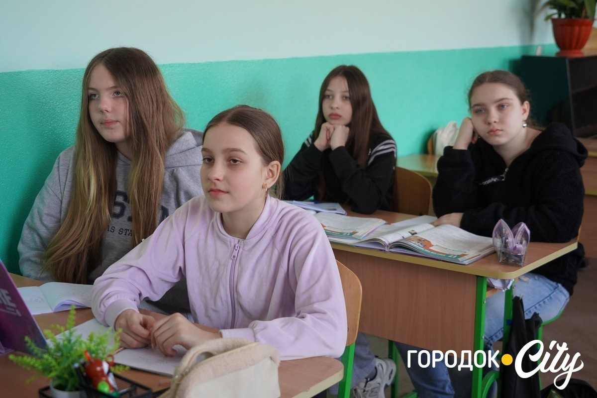 Замість перекладу — кадетський клас: історія вчителя Богдана Домінова з Городка