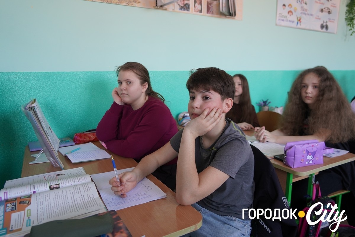 Замість перекладу — кадетський клас: історія вчителя Богдана Домінова з Городка