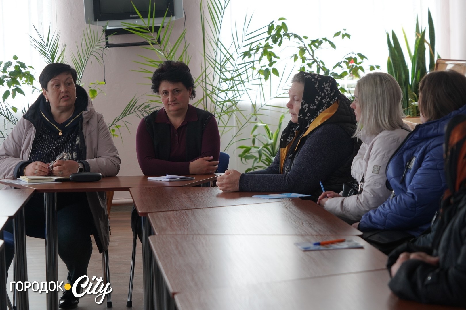 Втратила сина і тепер допомагає іншим: Марія Мугира зустрілася з родинами загиблих у Городку