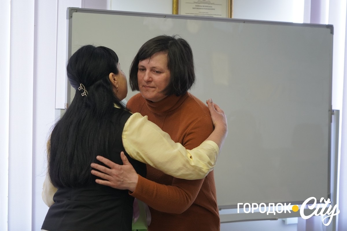 Про них пам’ятають. Рідним трьох захисників із Городоччини передали посмертні нагороди синів