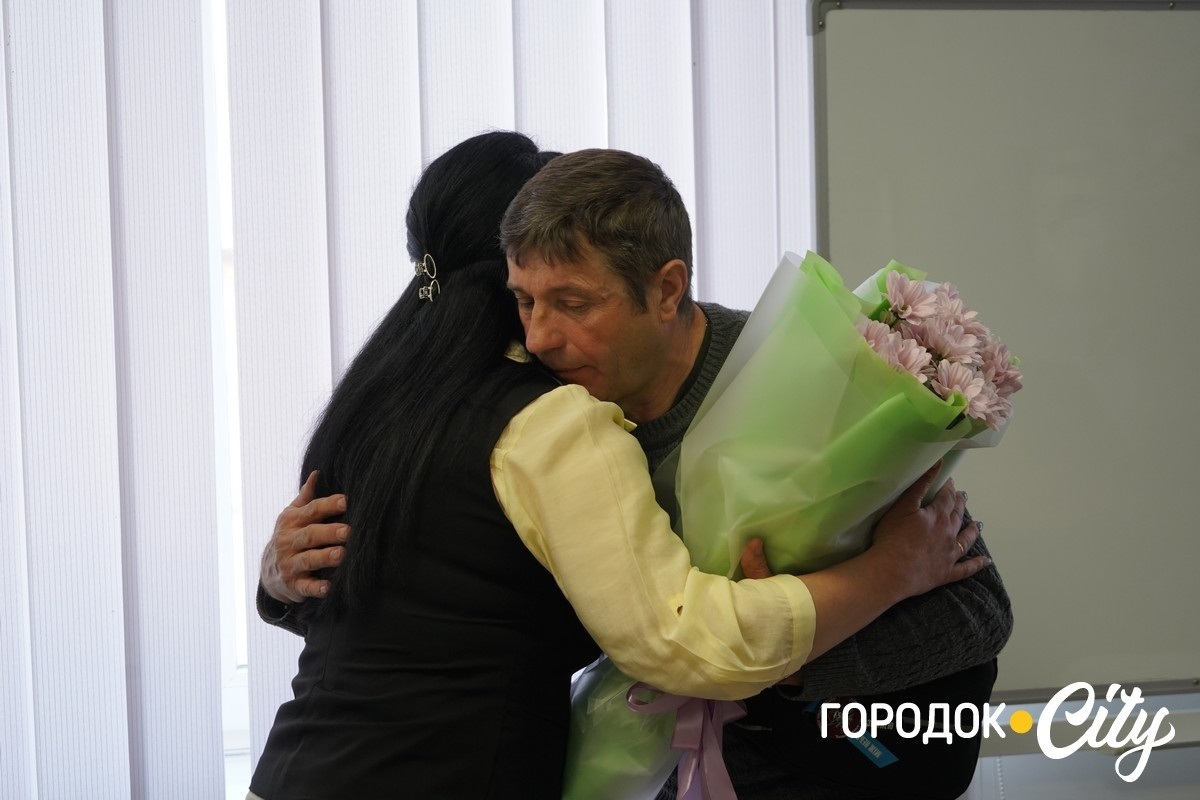 Про них пам’ятають. Рідним трьох захисників із Городоччини передали посмертні нагороди синів