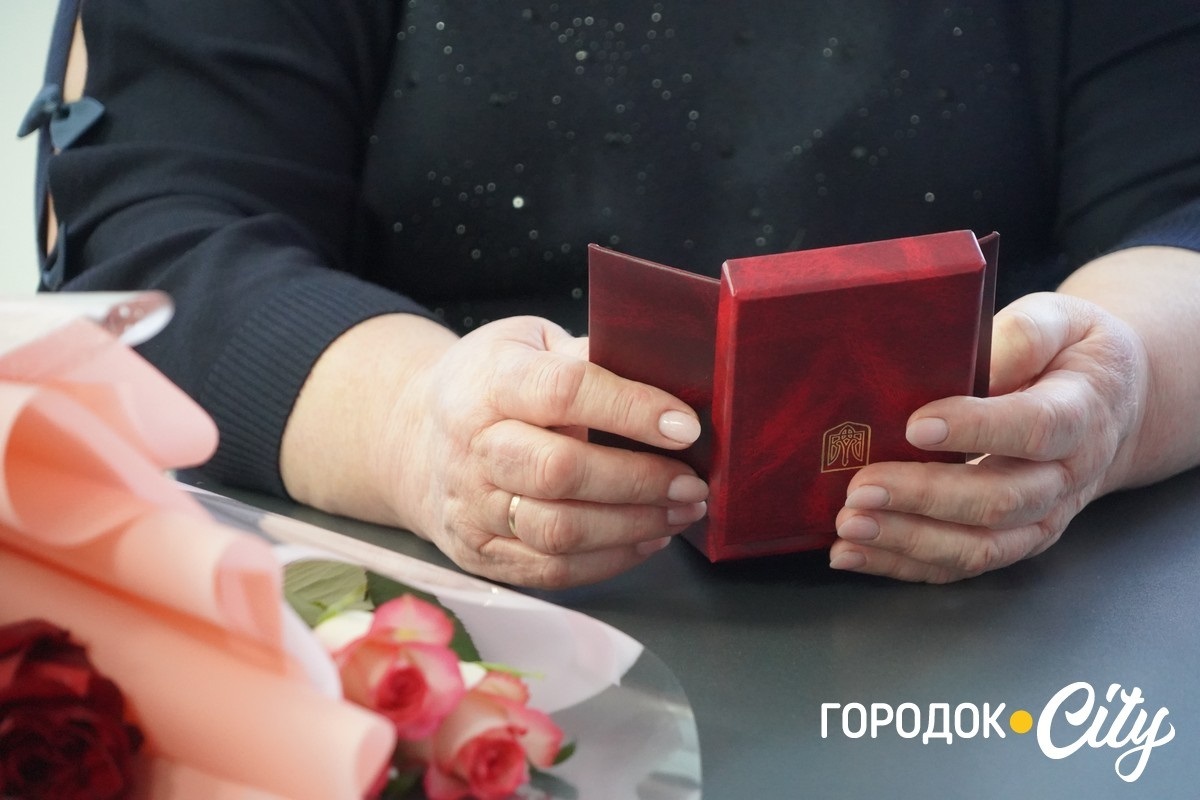 Про них пам’ятають. Рідним трьох захисників із Городоччини передали посмертні нагороди синів