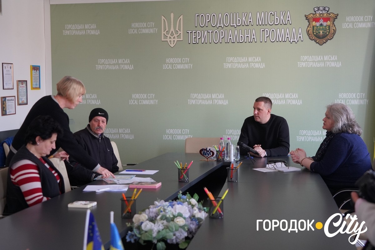 У Городку шукають кошти на цифровізацію архівів: що ще обговорили з представником РВА