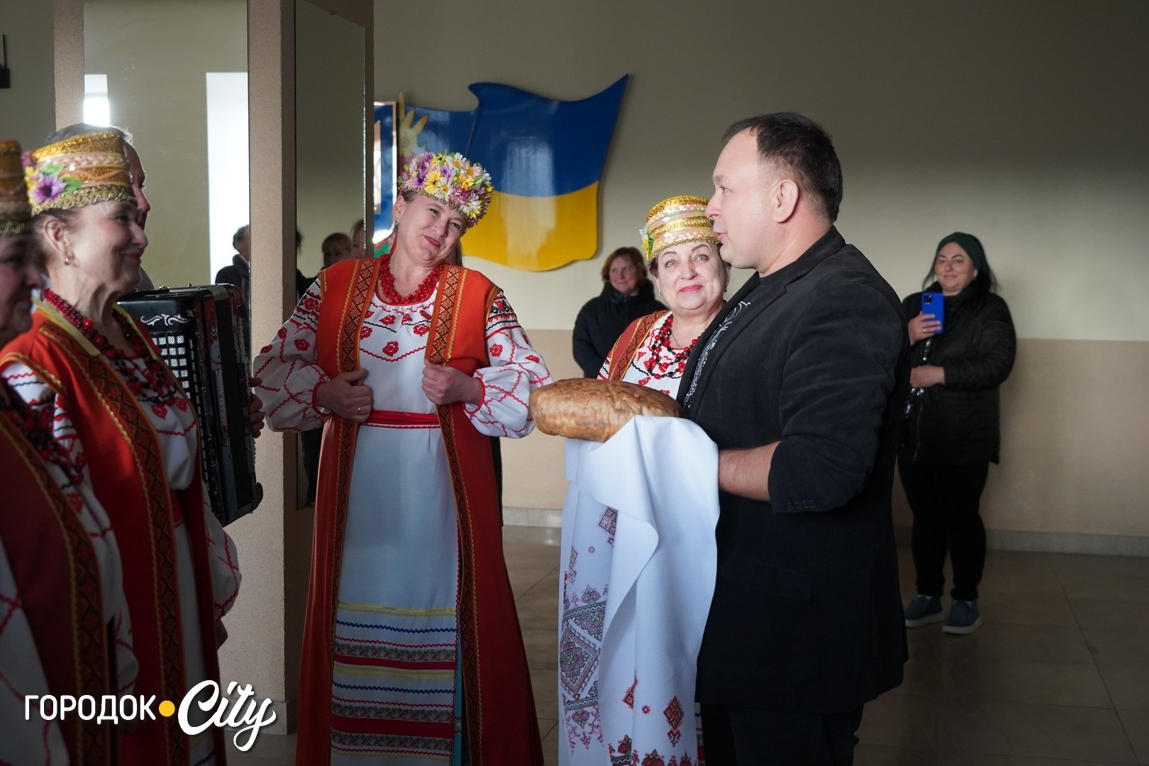 «Мене запросили — я приїхав»: у Городок завітав відомий священник-блогер Олексій Філюк