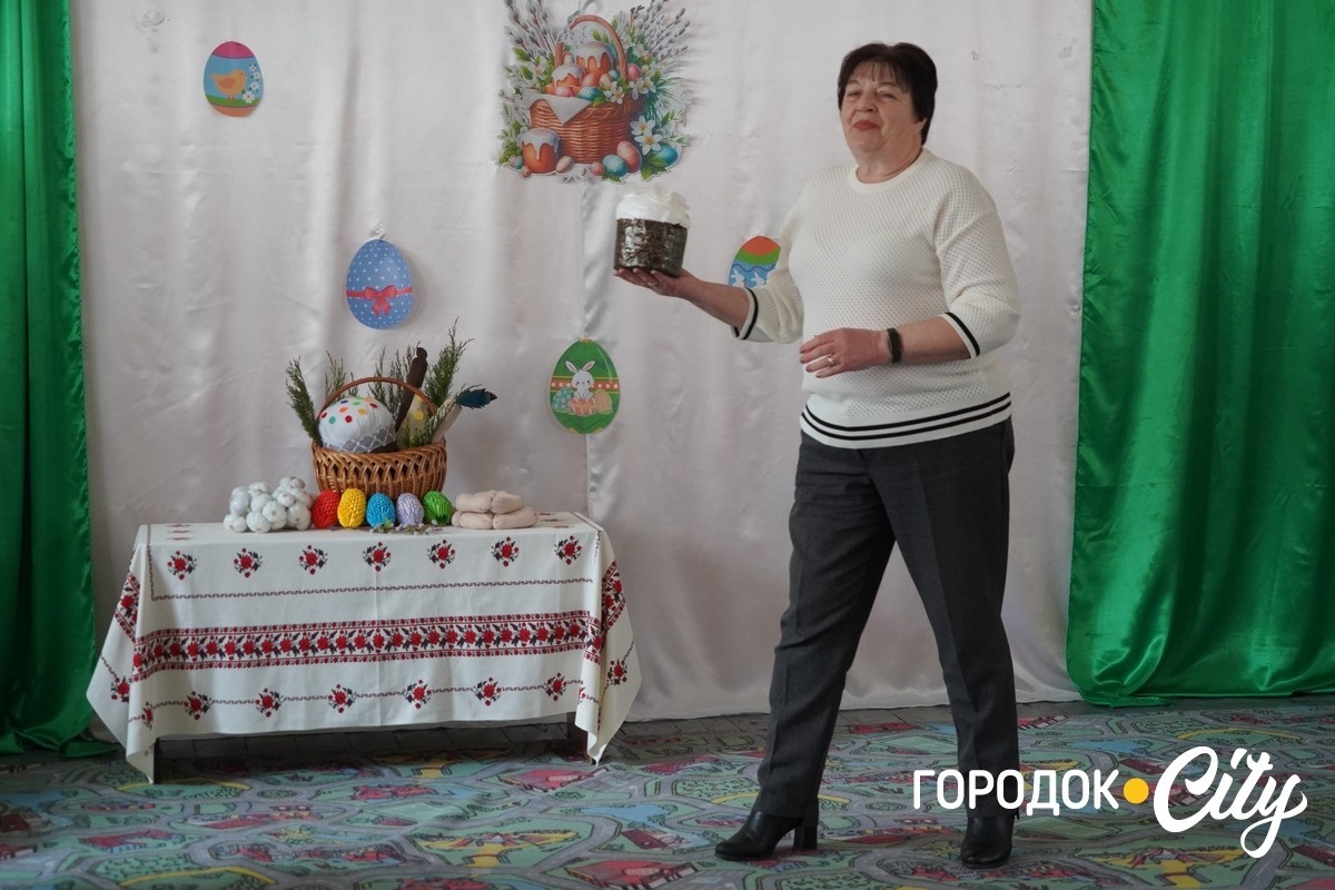 Солодкі подарунки до Великодня.