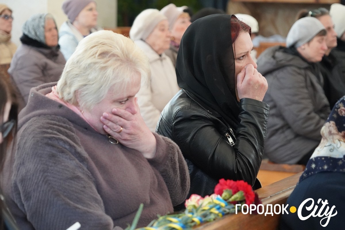 Городоччина виконала заповіт захисника: Олександра Пшонка поховали у рідному місті