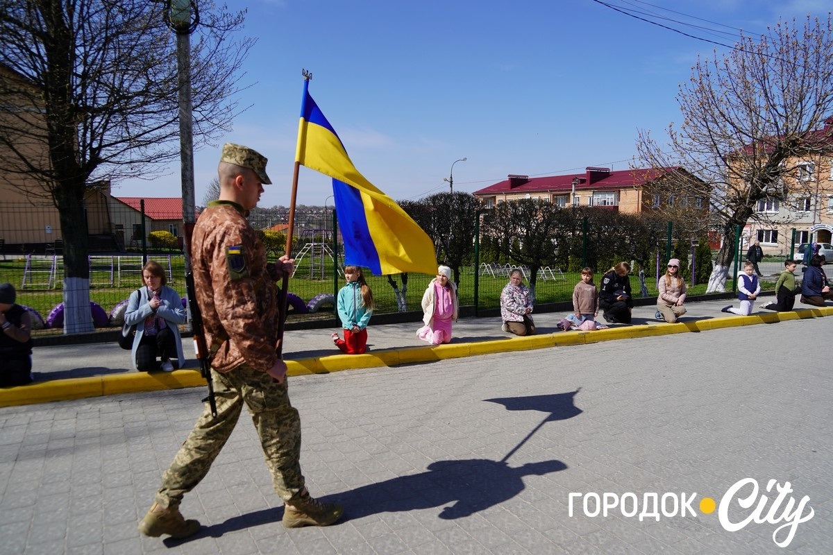 Городоччина виконала заповіт захисника: Олександра Пшонка поховали у рідному місті
