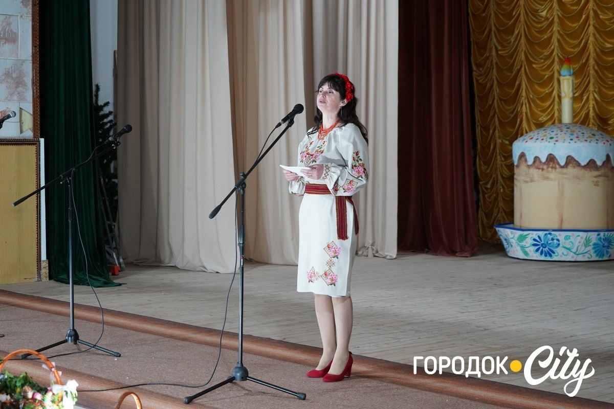 Автентичне вбрання та стародавні пісні: у Городку відбувся ювілейний етнофестиваль веснянок