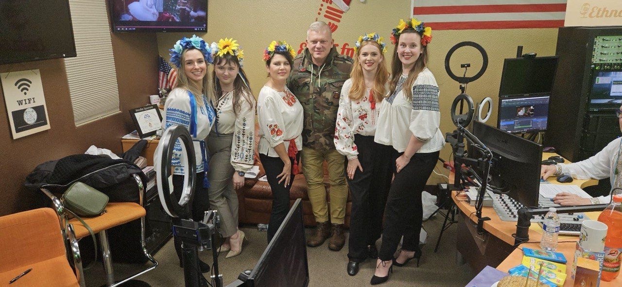 Голос, що долає океан: як городоччанка стала ведучою української радіопрограми у столиці Каліфорнії