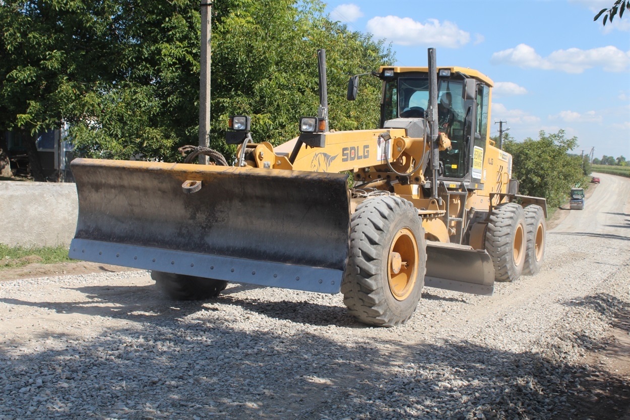 Від радянських машин до сучасних самоскидів. Як оновлюють автопарк комунальників у місті Городок