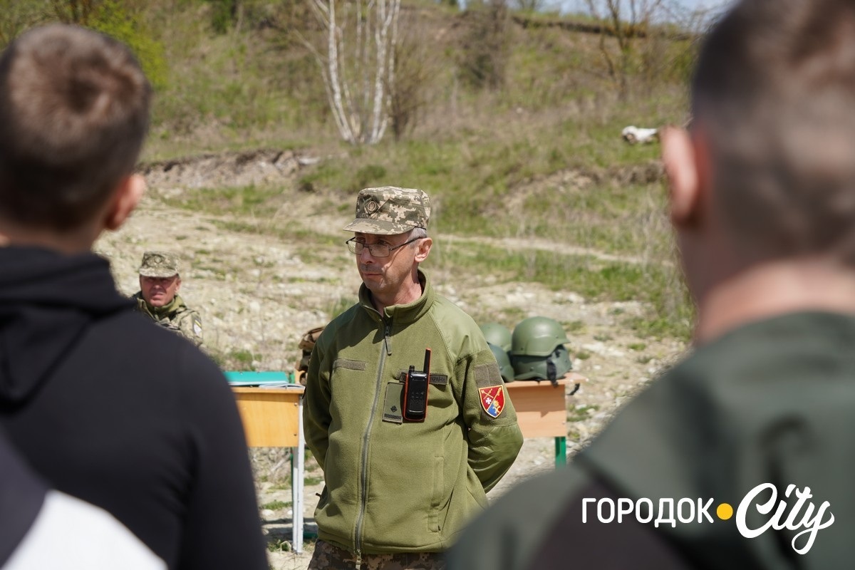 Практика на полігоні. Школярі Городоцької громади пройшли вогневу підготовку