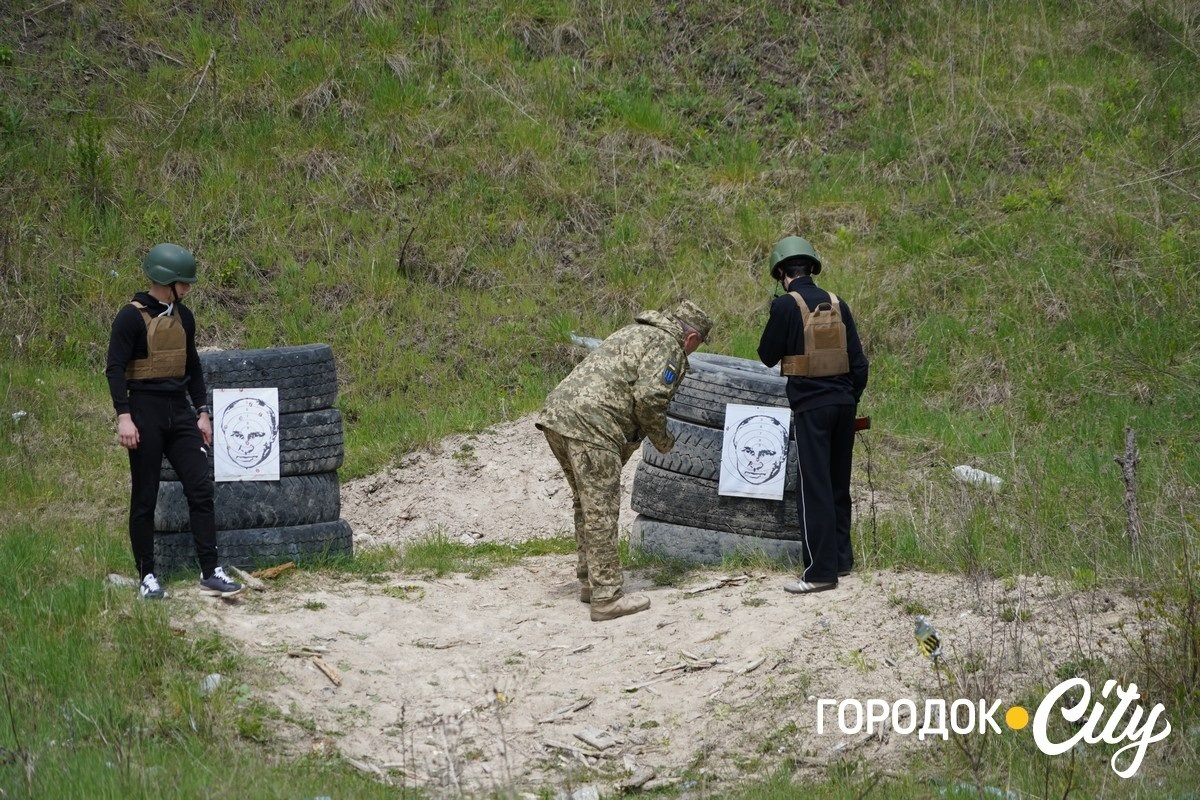 Практика на полігоні. Школярі Городоцької громади пройшли вогневу підготовку