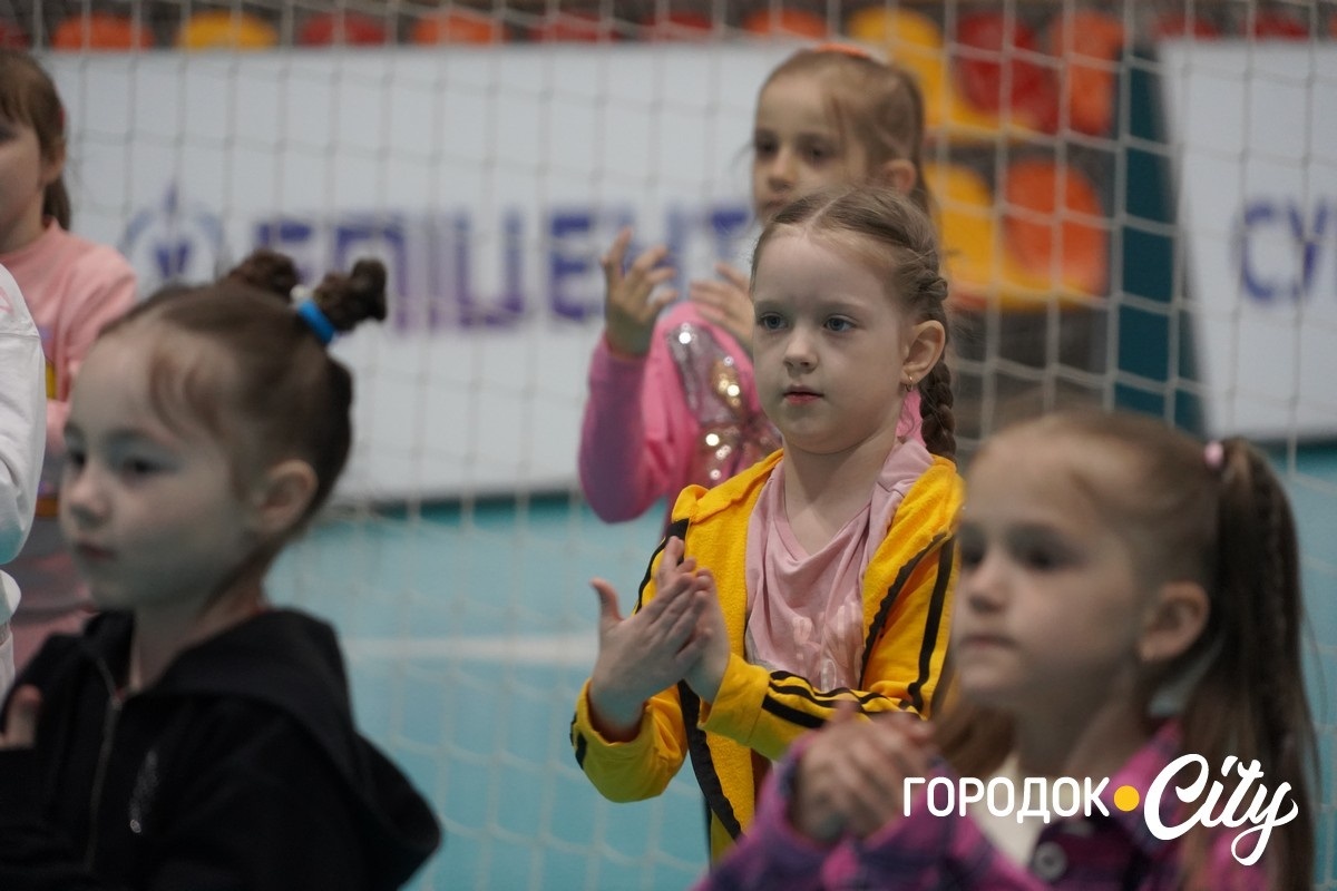 Танцювальний антистрес. Як городоччанка Олена Шкробот популяризує зумбу серед дітей і дорослих