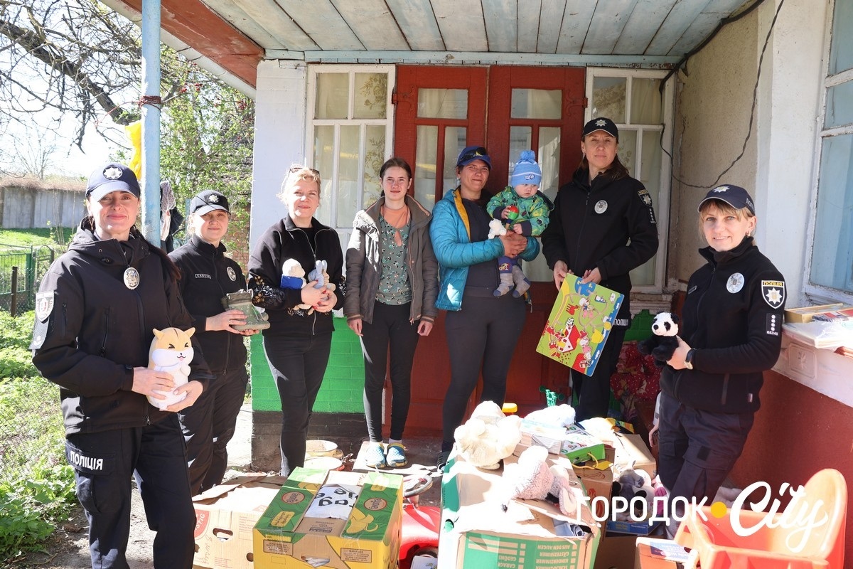 Три родини на Городоччині отримали допомогу від закордонних благодійників