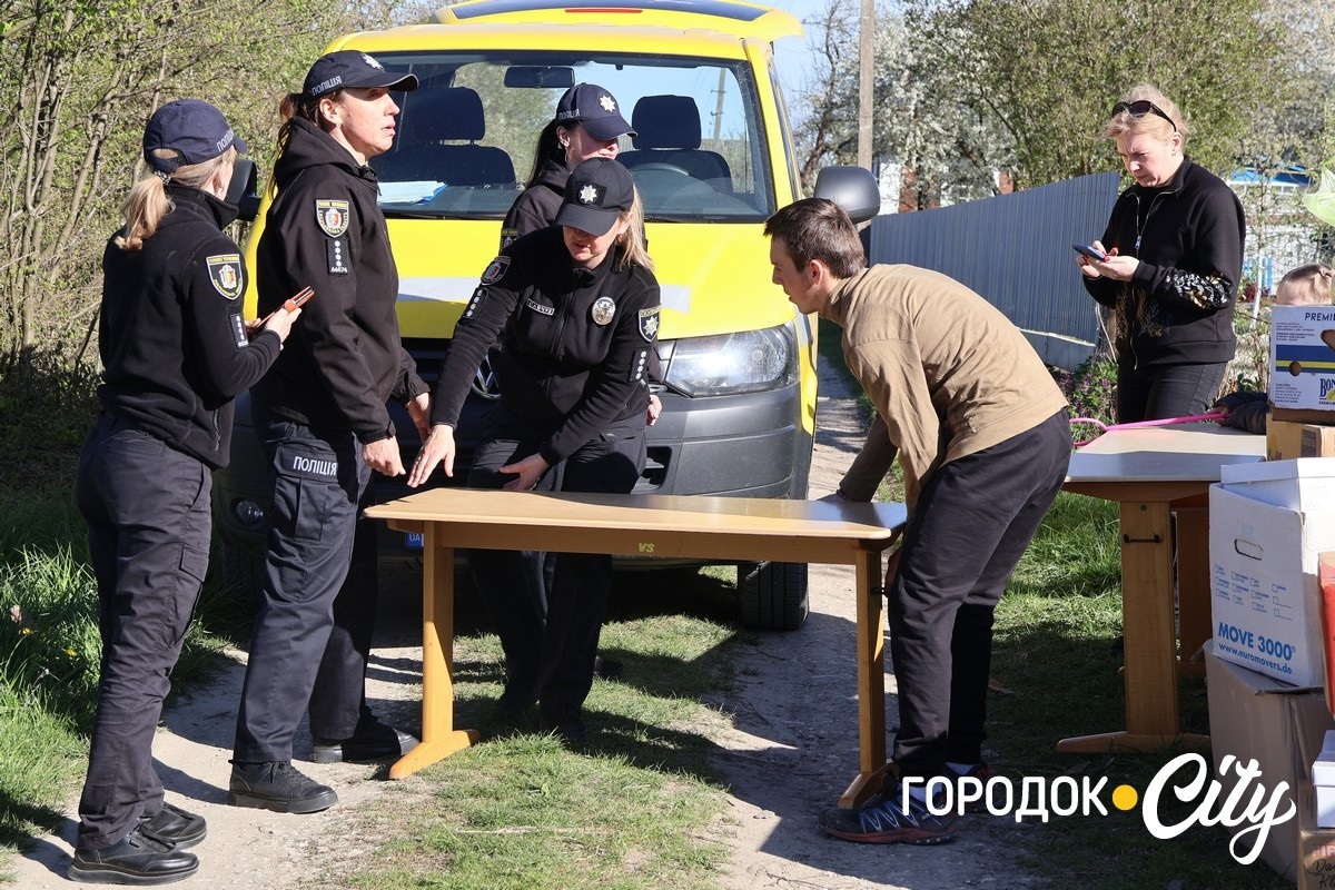 Три родини на Городоччині отримали допомогу від закордонних благодійників