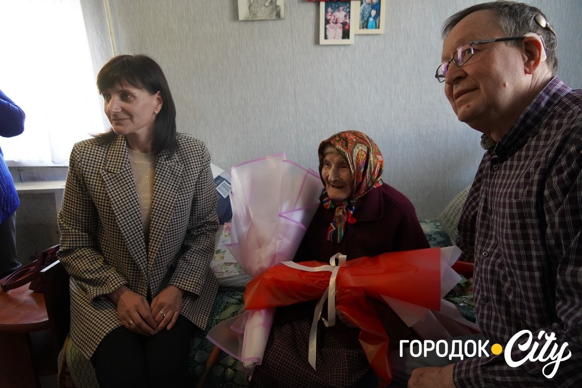 Вона народилася в один рік із королевою Єлизаветою ІІ та відсвяткувала 100-річний ювілей