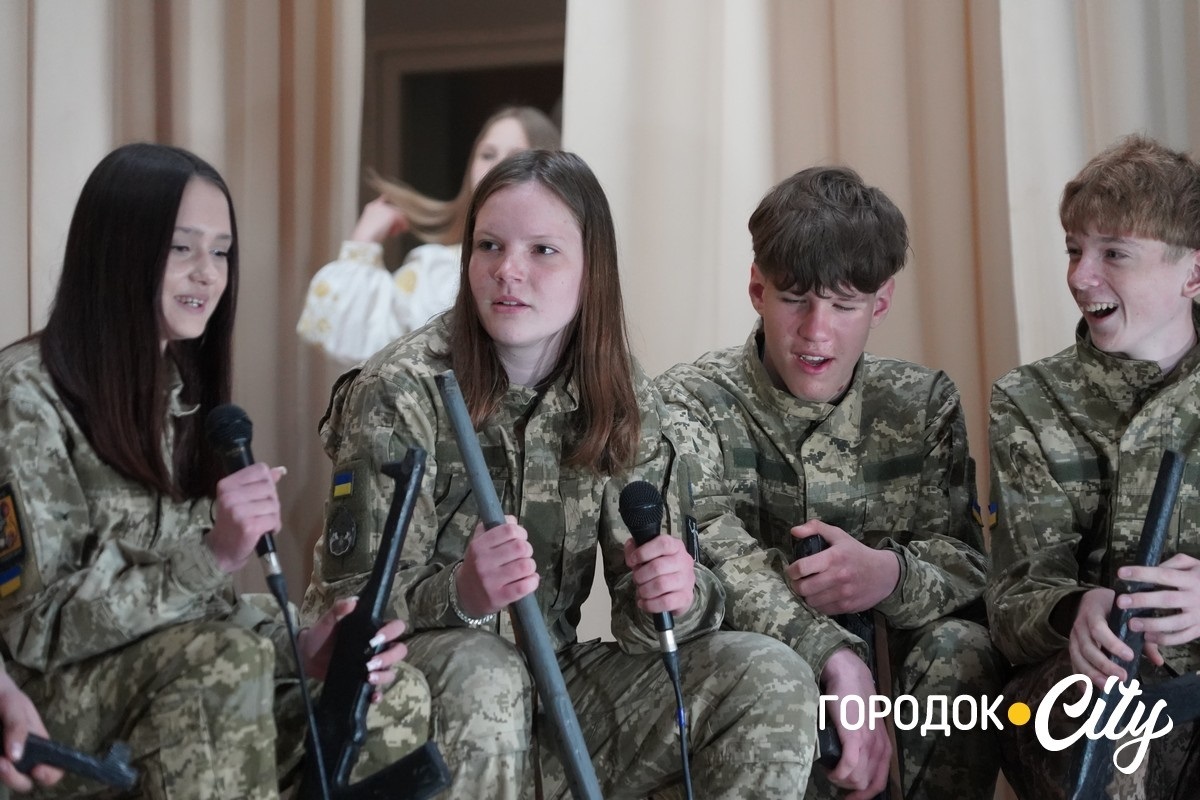 «Серця, що діють». Учні Городоцького ліцею №1 організували концерт на підтримку ЗСУ