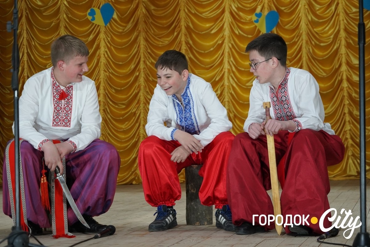 «Серця, що діють». Учні Городоцького ліцею №1 організували концерт на підтримку ЗСУ