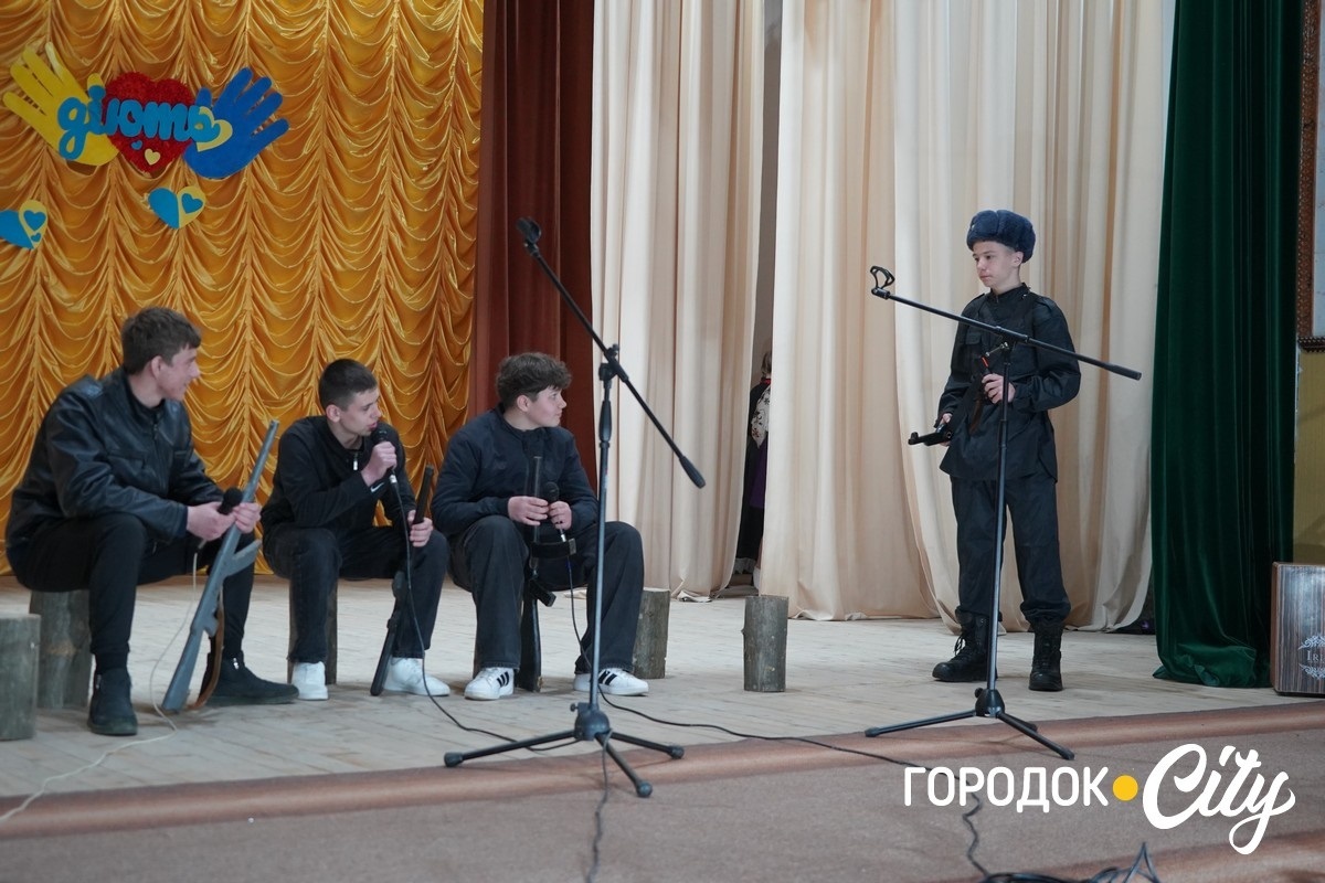 «Серця, що діють». Учні Городоцького ліцею №1 організували концерт на підтримку ЗСУ