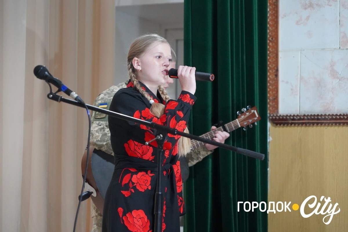 «Серця, що діють». Учні Городоцького ліцею №1 організували концерт на підтримку ЗСУ