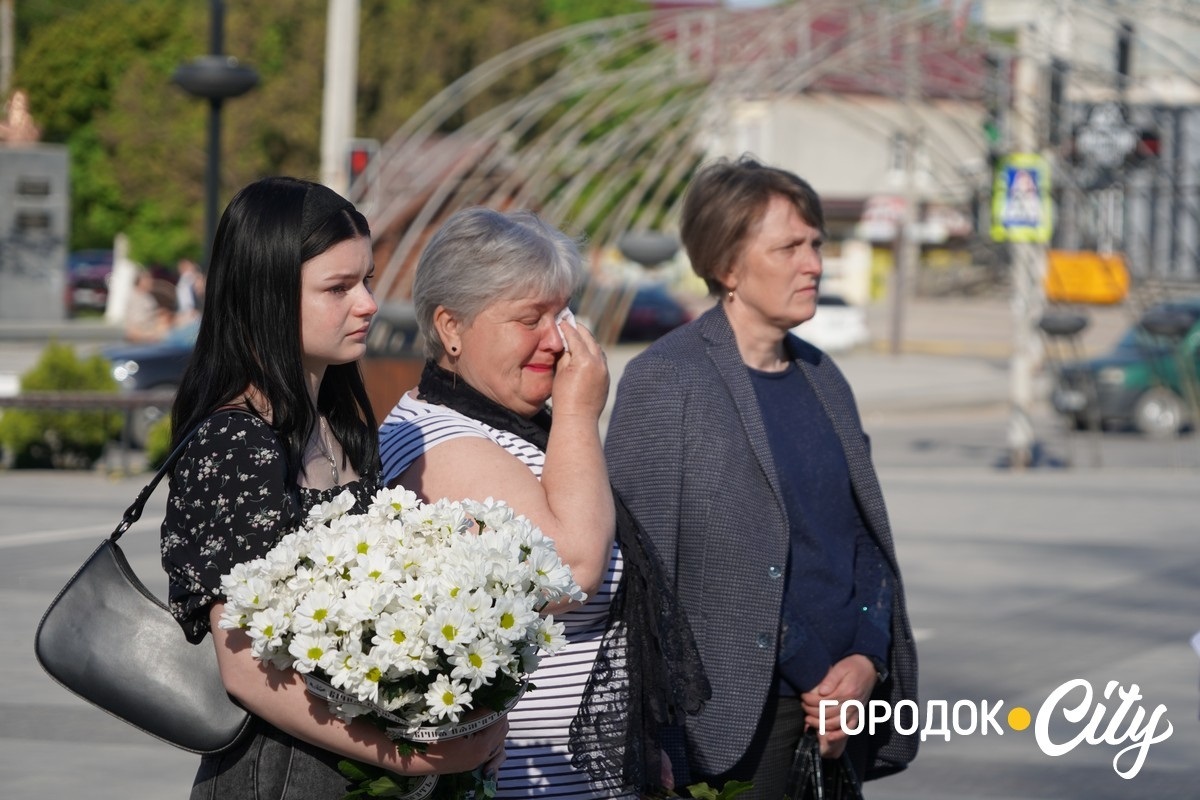 У Городку вшанували пам’ять Володимира Дубовки в третю річницю його загибелі
