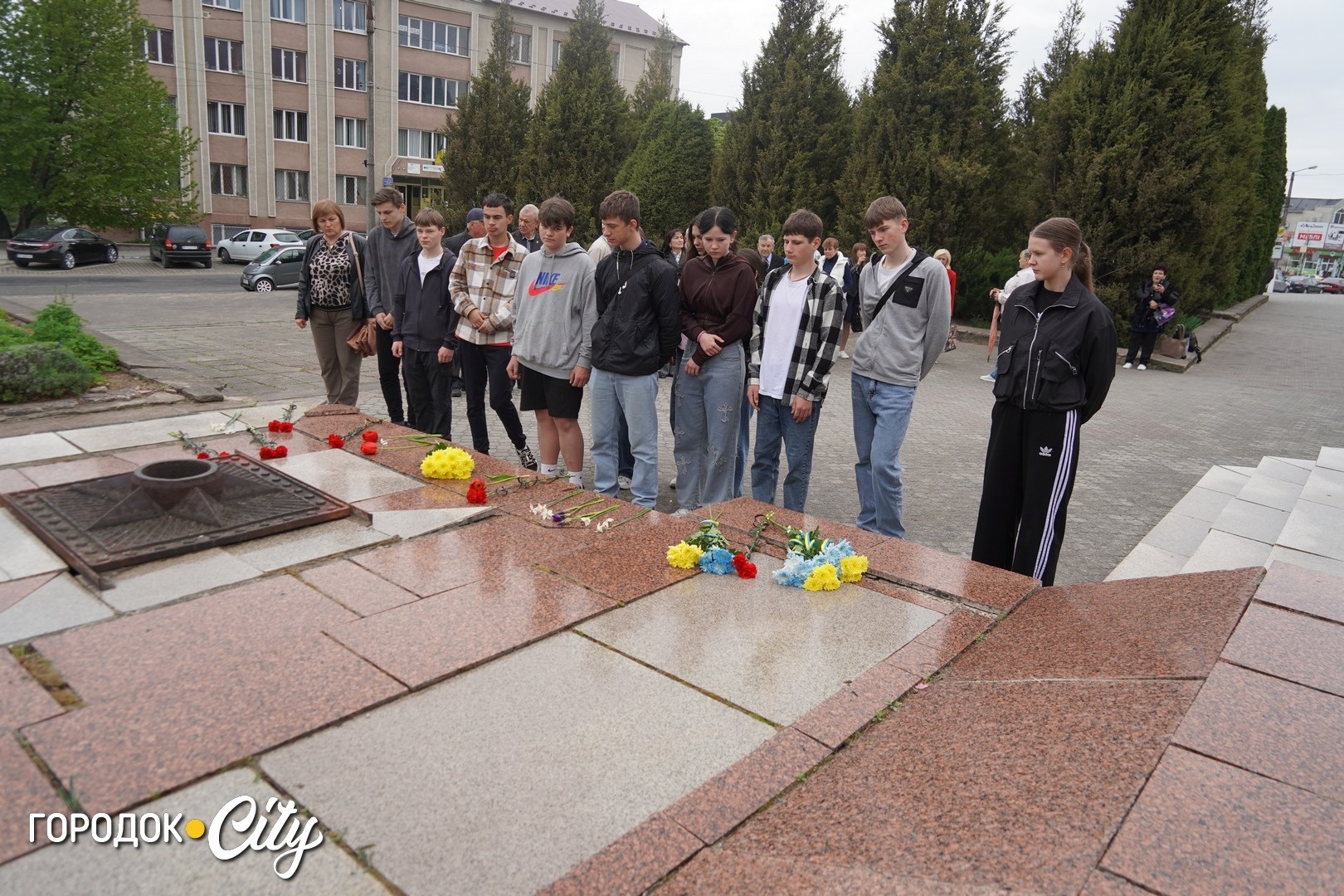 Ми не думали, що ця біда повернеться: у Городку вшанували пам’ять загиблих у Другій світовій війні