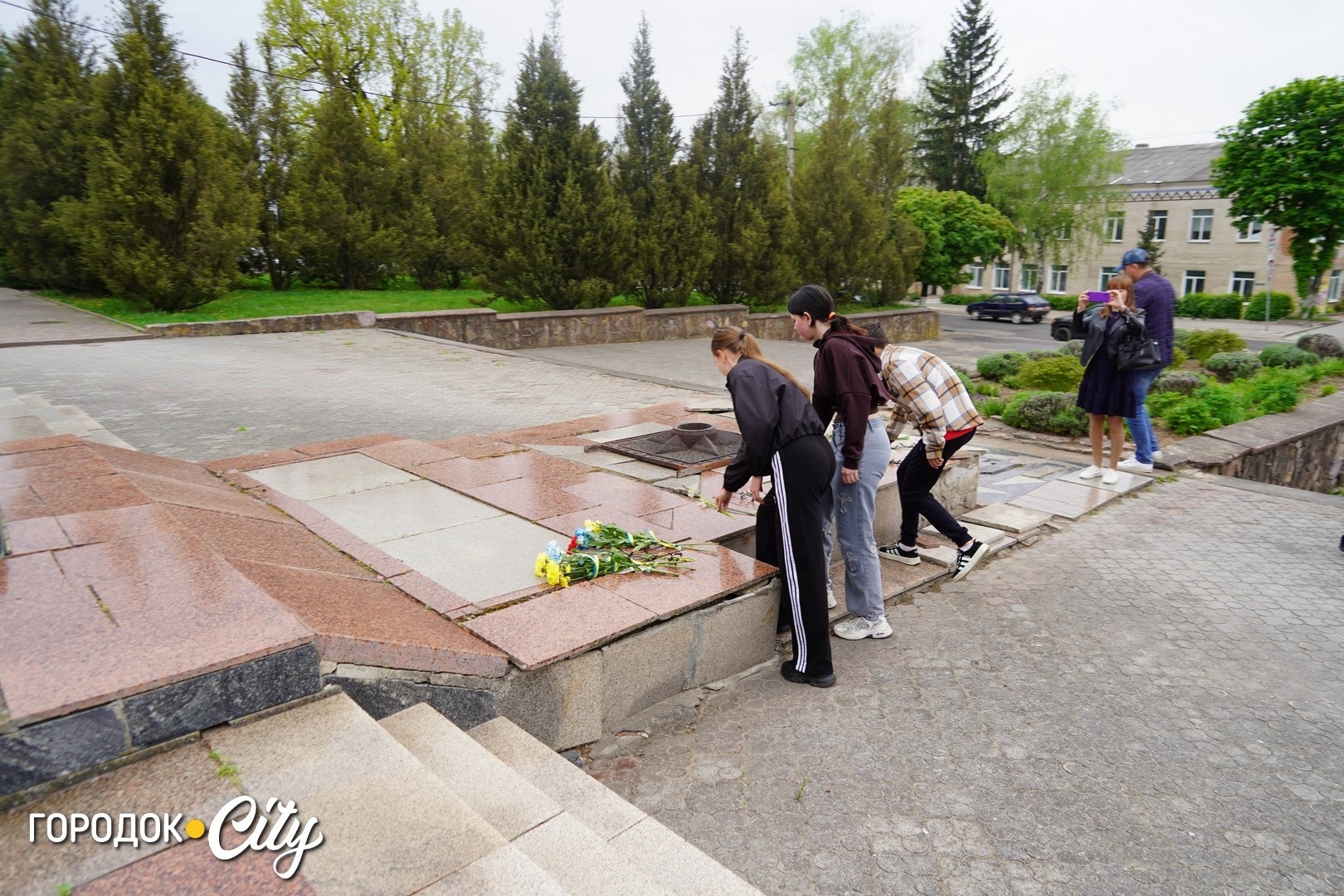Ми не думали, що ця біда повернеться: у Городку вшанували пам’ять загиблих у Другій світовій війні