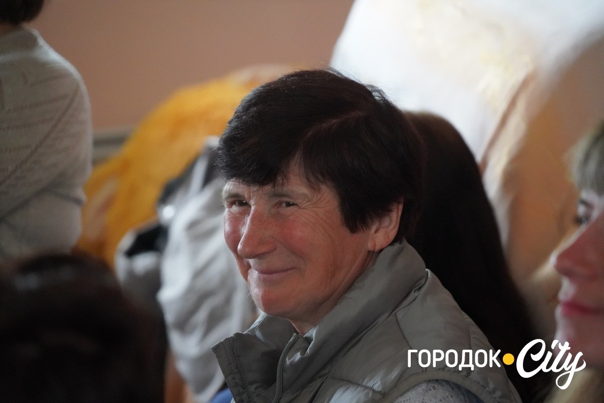 До Дня матері — з любов’ю. У Городку вихованці Центру реабілітації подарували мамам зворушливе свято