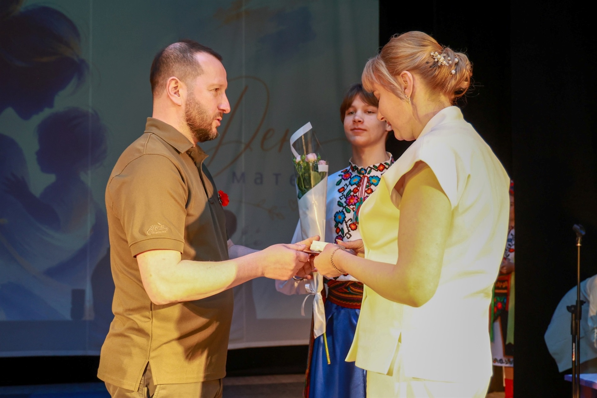 Мама вісьмох дітей із Городка Валентина Стрихуляк отримала звання «Мати-героїня»