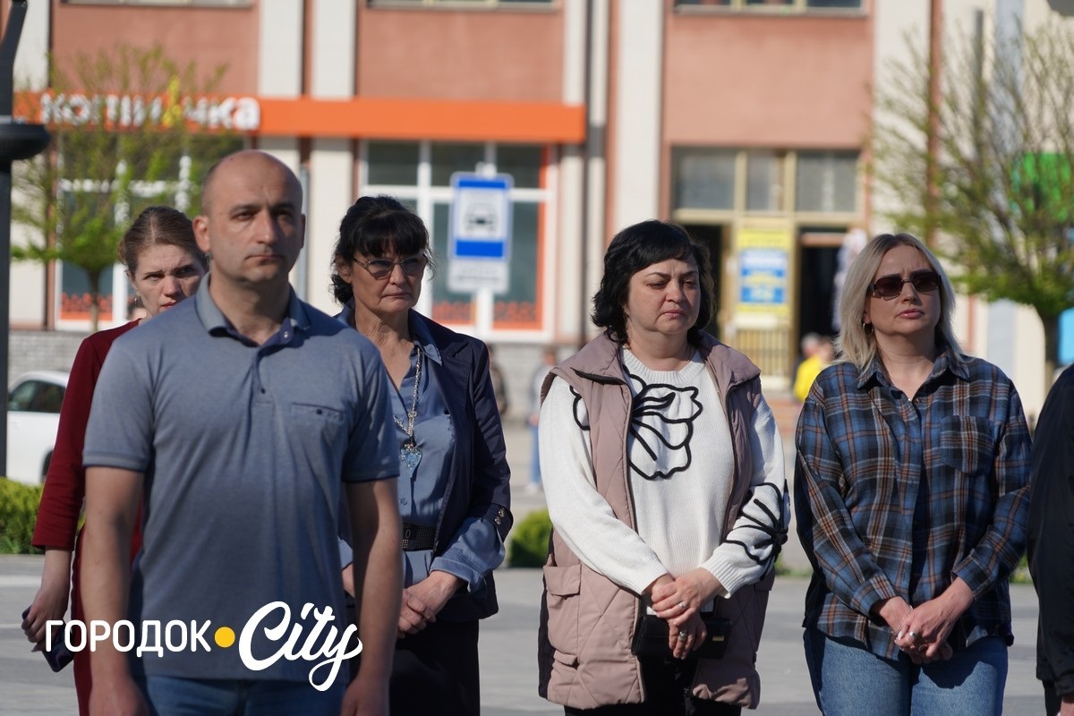 Пішов добровольцем і загинув на Донеччині. У Городку вшанували Олександра Перця