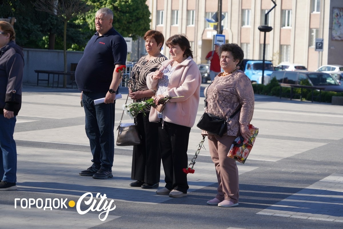 Пішов добровольцем і загинув на Донеччині. У Городку вшанували Олександра Перця