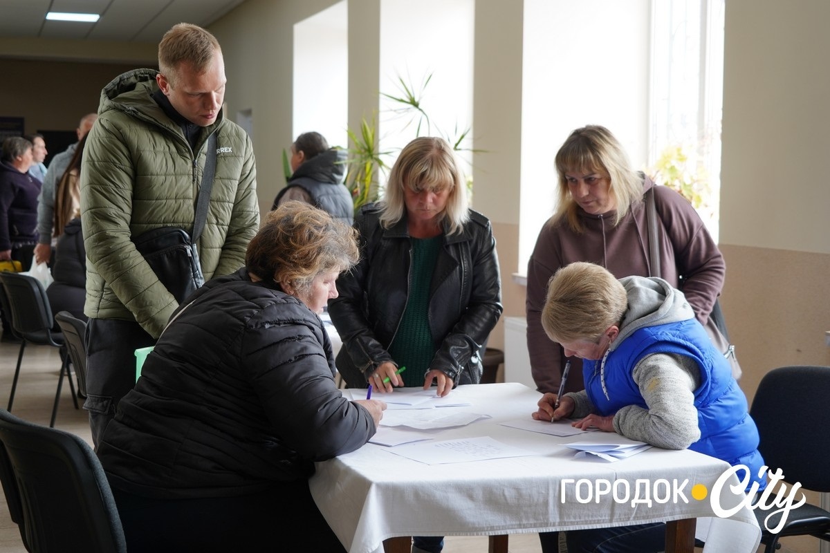У Городку родини зниклих безвісти воїнів зустрілися з представницею Омбудсмана