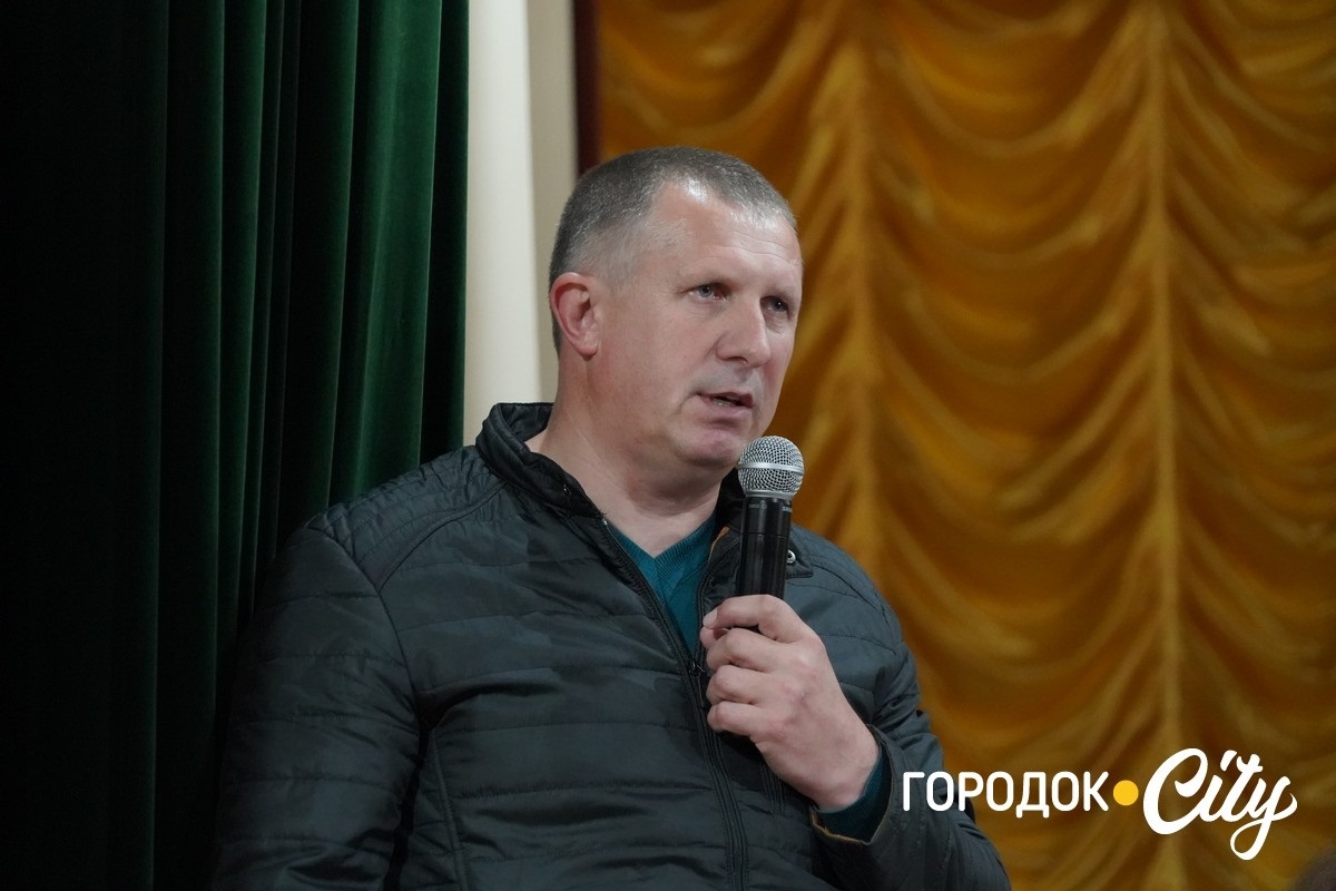 У Городку родини зниклих безвісти воїнів зустрілися з представницею Омбудсмана