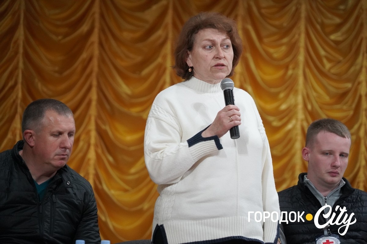 У Городку родини зниклих безвісти воїнів зустрілися з представницею Омбудсмана