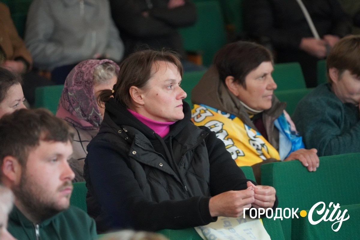 У Городку родини зниклих безвісти воїнів зустрілися з представницею Омбудсмана