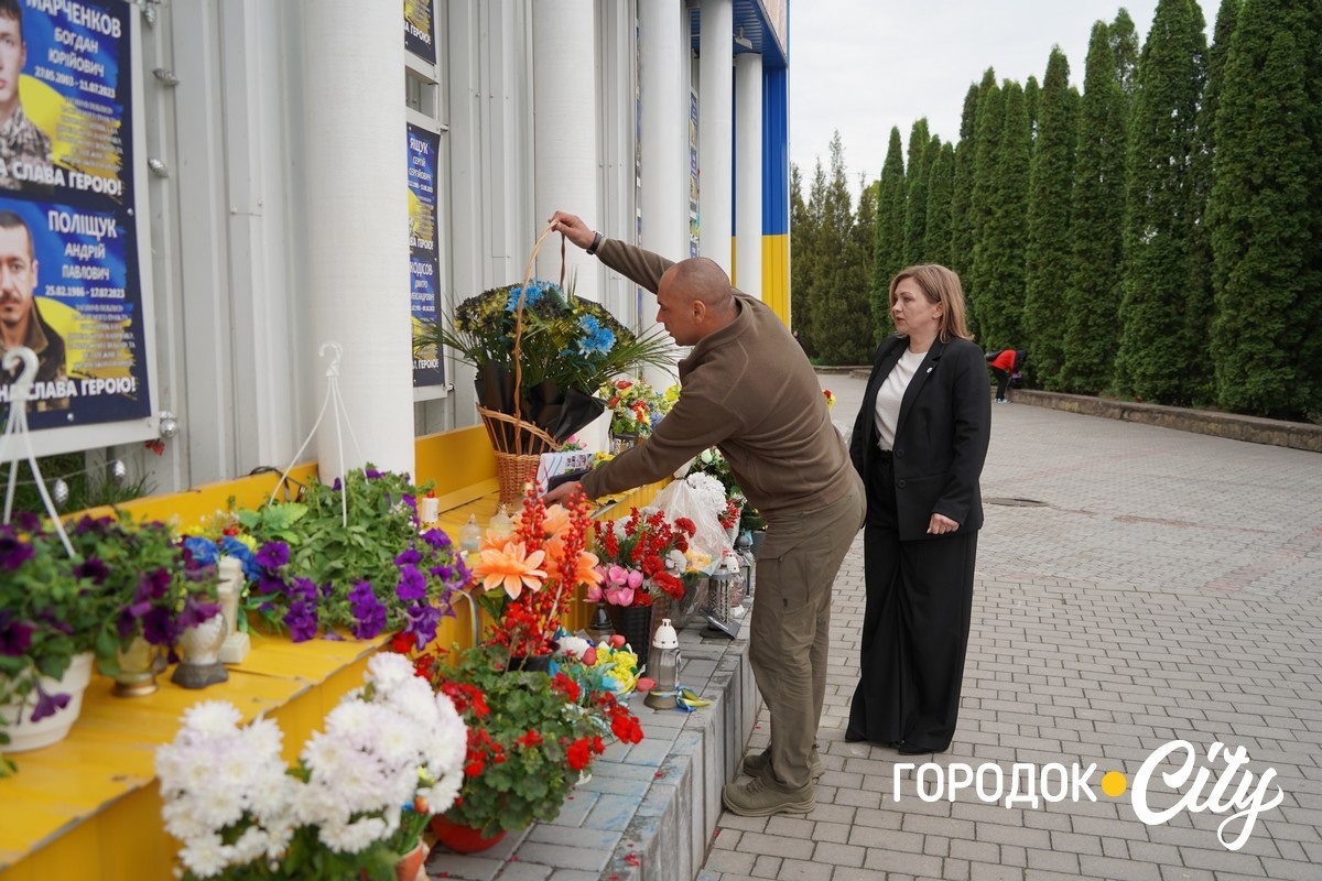 У Городку родини зниклих безвісти воїнів зустрілися з представницею Омбудсмана