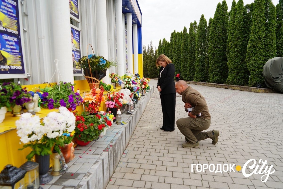 У Городку родини зниклих безвісти воїнів зустрілися з представницею Омбудсмана
