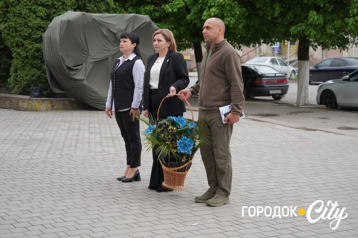 У Городку родини зниклих безвісти воїнів зустрілися з представницею Омбудсмана