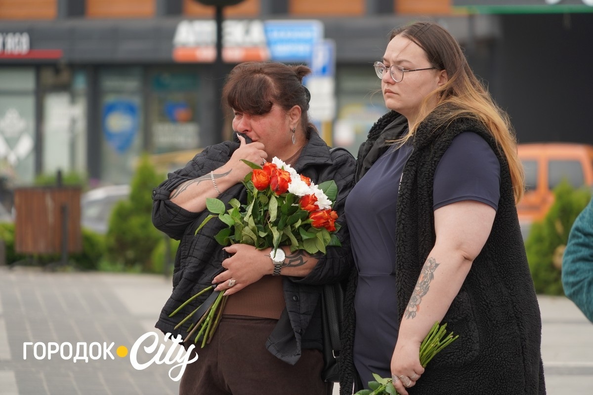 «Його мрії забрала війна». У Городку вшанували пам’ять Олександра Дезіка
