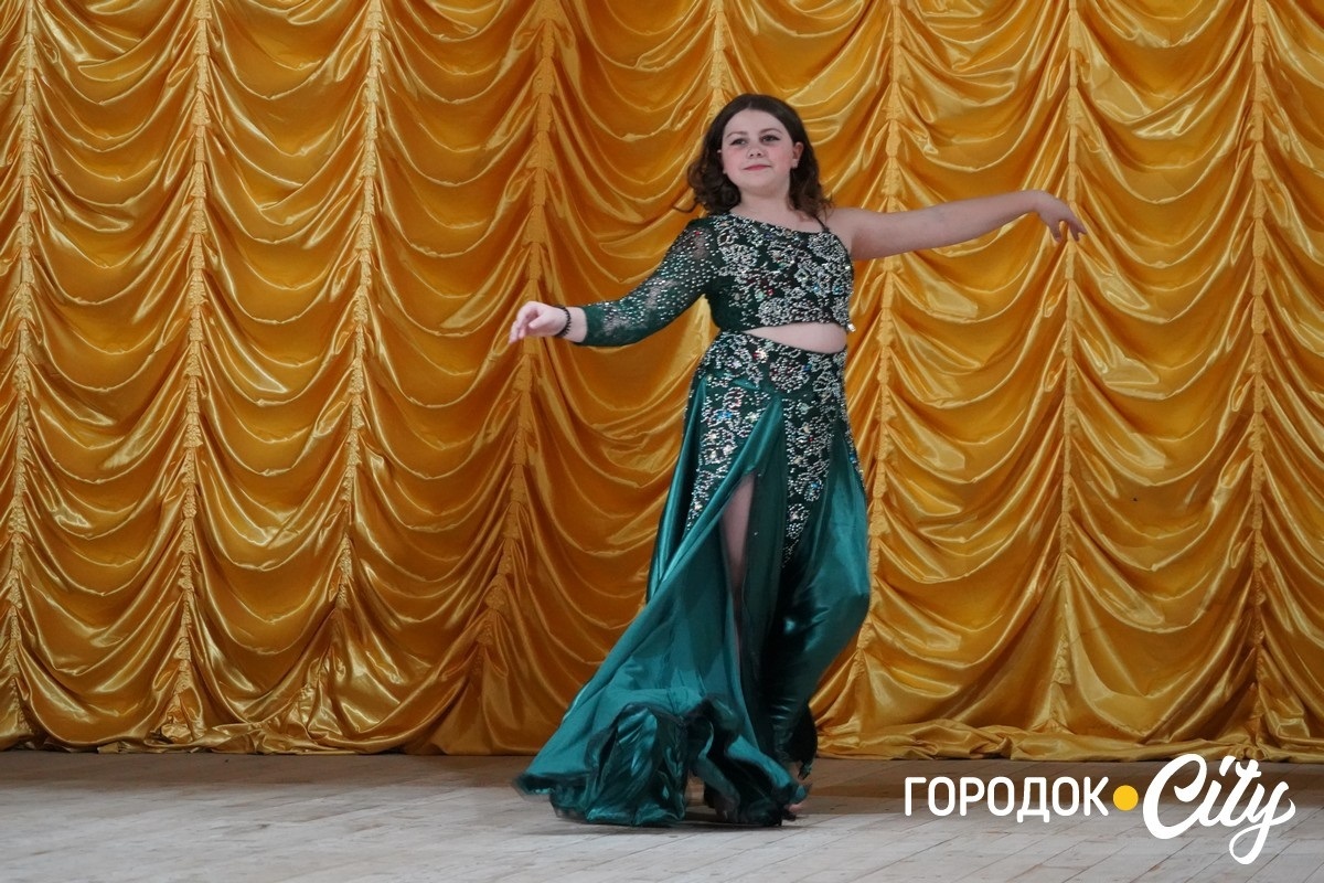 Східні мотиви у Городку. Колектив «Divus» відзвітував концертом «Моя сім’я, моє життя»
