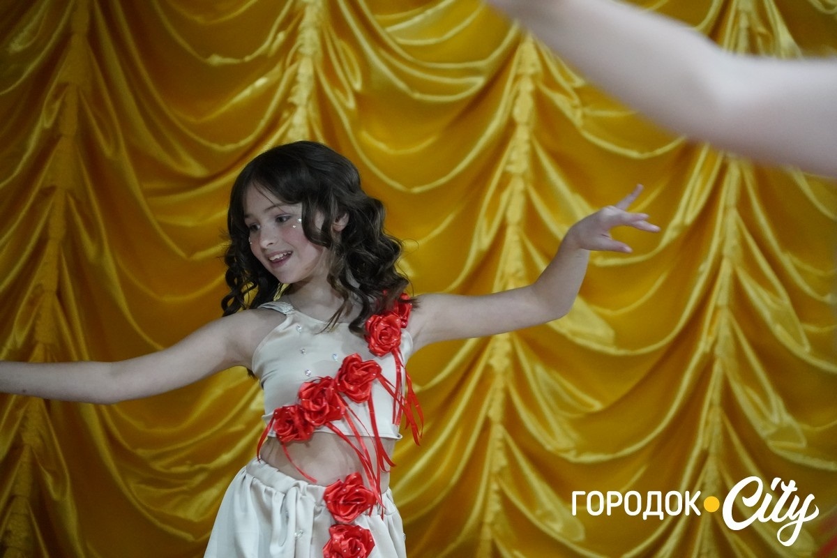 Східні мотиви у Городку. Колектив «Divus» відзвітував концертом «Моя сім’я, моє життя»