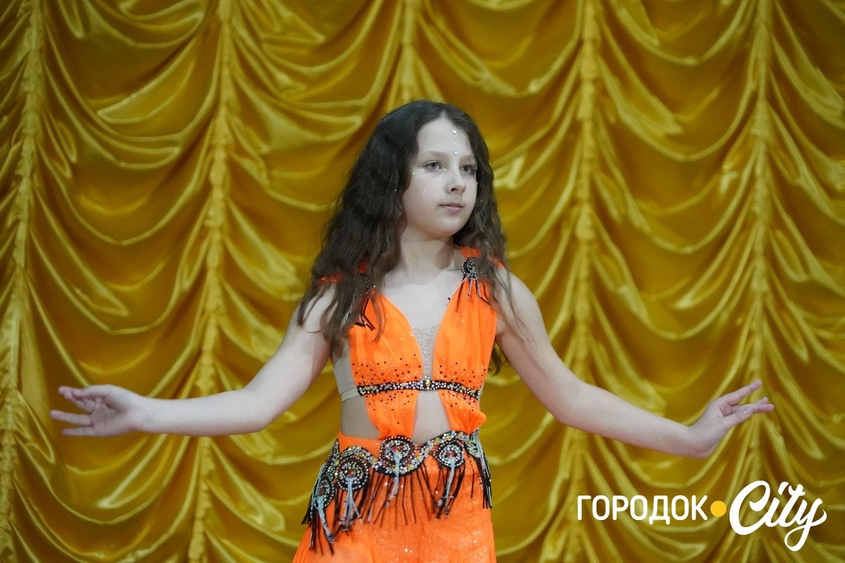 Східні мотиви у Городку. Колектив «Divus» відзвітував концертом «Моя сім’я, моє життя»
