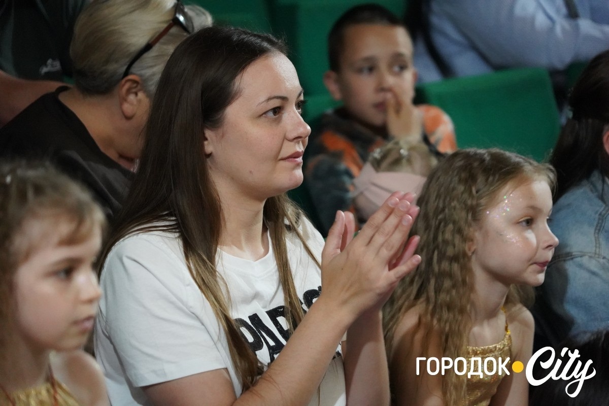Східні мотиви у Городку. Колектив «Divus» відзвітував концертом «Моя сім’я, моє життя»