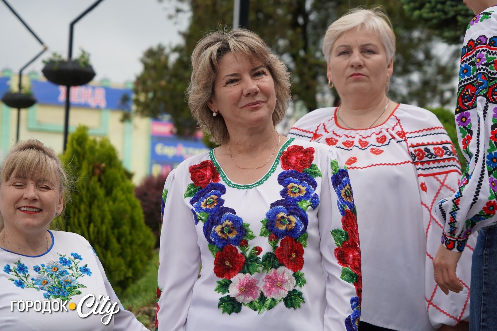 У Городку відзначили День вишиванки: фоторепортаж із центру міста
