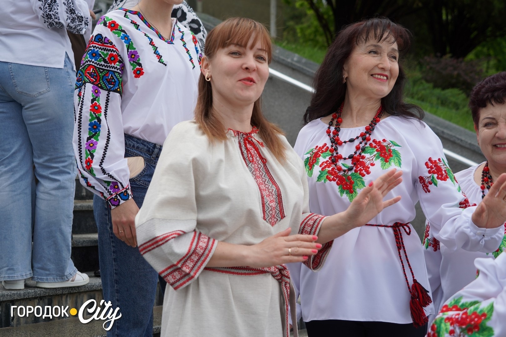У Городку відзначили День вишиванки: фоторепортаж із центру міста